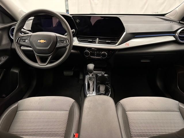 Used 2025 Chevrolet Trax LT image 7