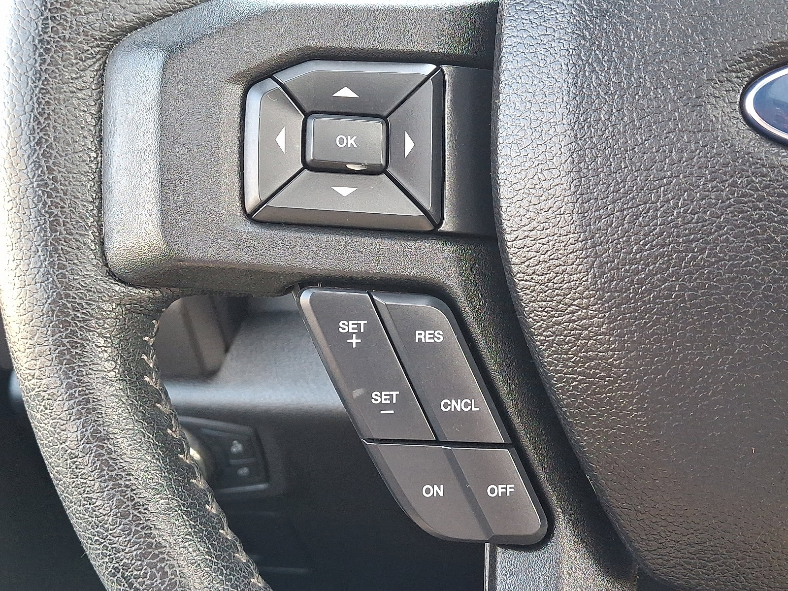 Used 2015 Ford F150 XLT w/ Equipment Group 302A Luxury AWD/4WD image 23