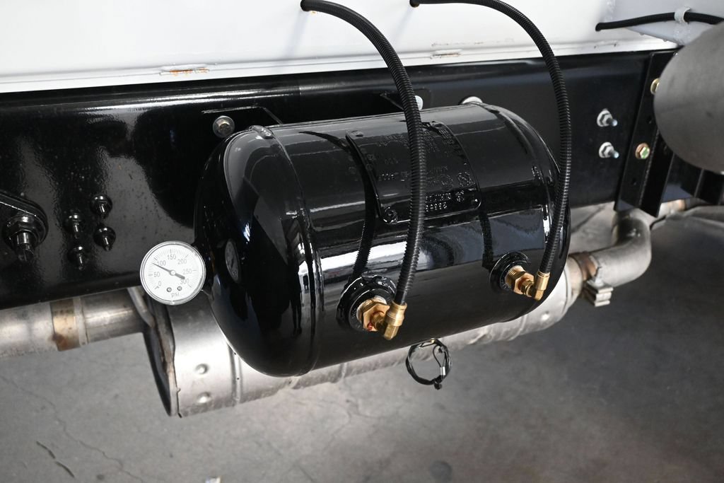 New 2027 Ford F750 2WD Regular Cab Super Duty image 22
