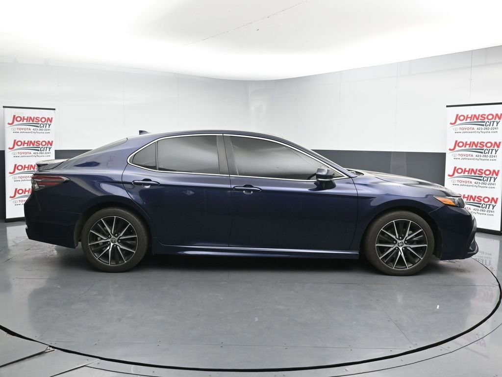Used 2022 Toyota Camry SE FWD image 9