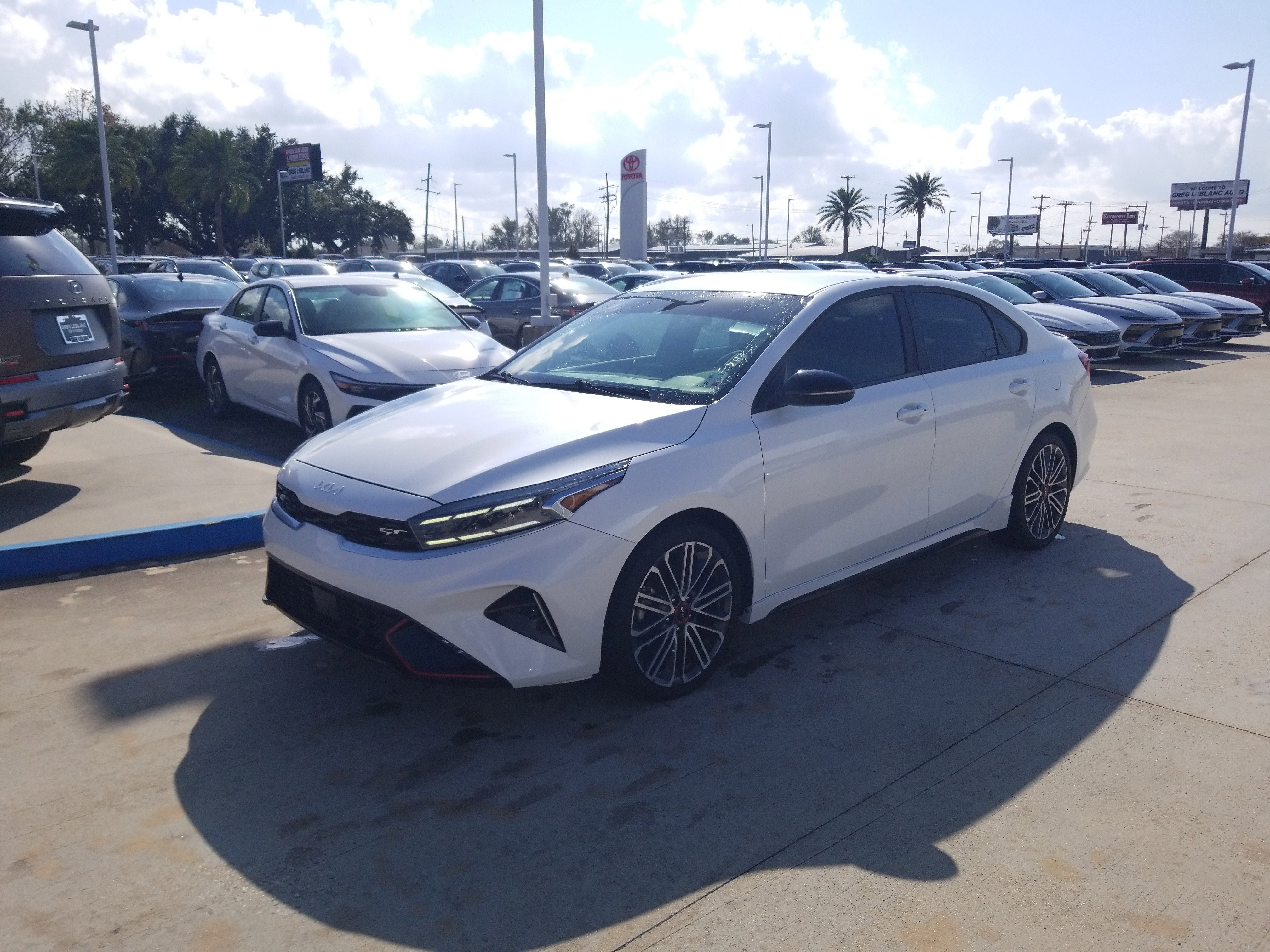 Used 2022 Kia Forte GT w/ GT Technology Package image 3