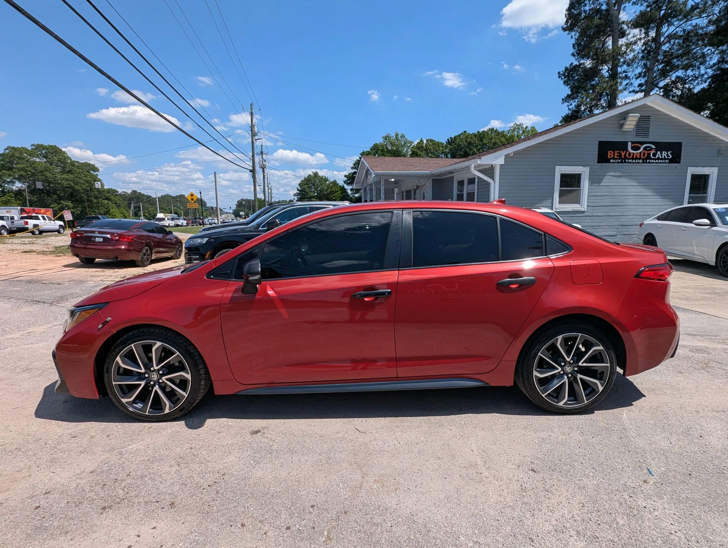 Used 2021 Toyota Corolla SE FWD image 3