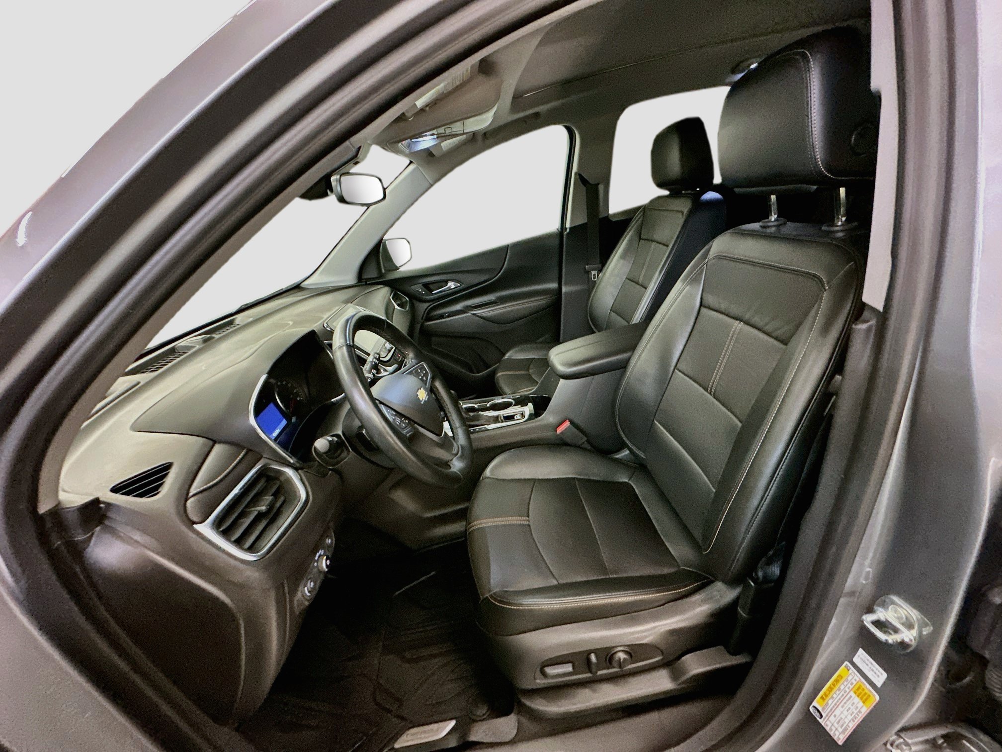 Used 2023 Chevrolet Equinox Premier AWD/4WD image 13