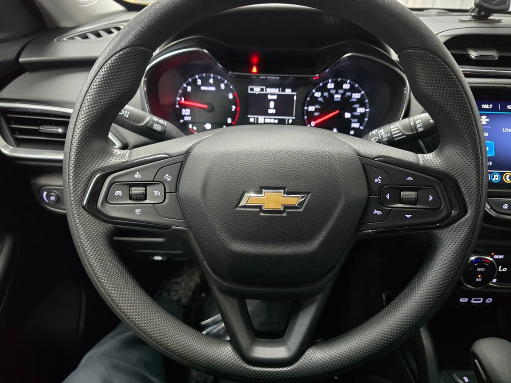 Used 2023 Chevrolet TrailBlazer LT w/ Convenience Package AWD/4WD image 25