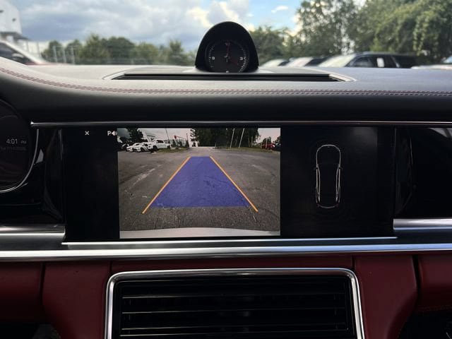 Used 2017 Porsche Panamera RWD image 21