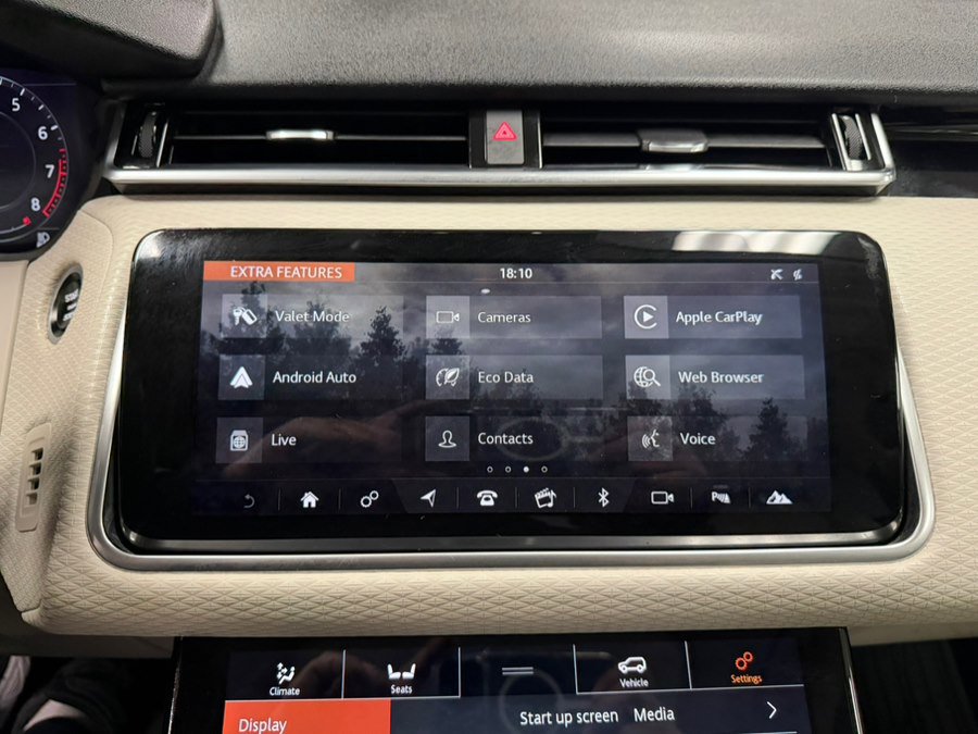 Used 2020 Land Rover Range Rover Velar R-Dynamic S AWD/4WD image 35