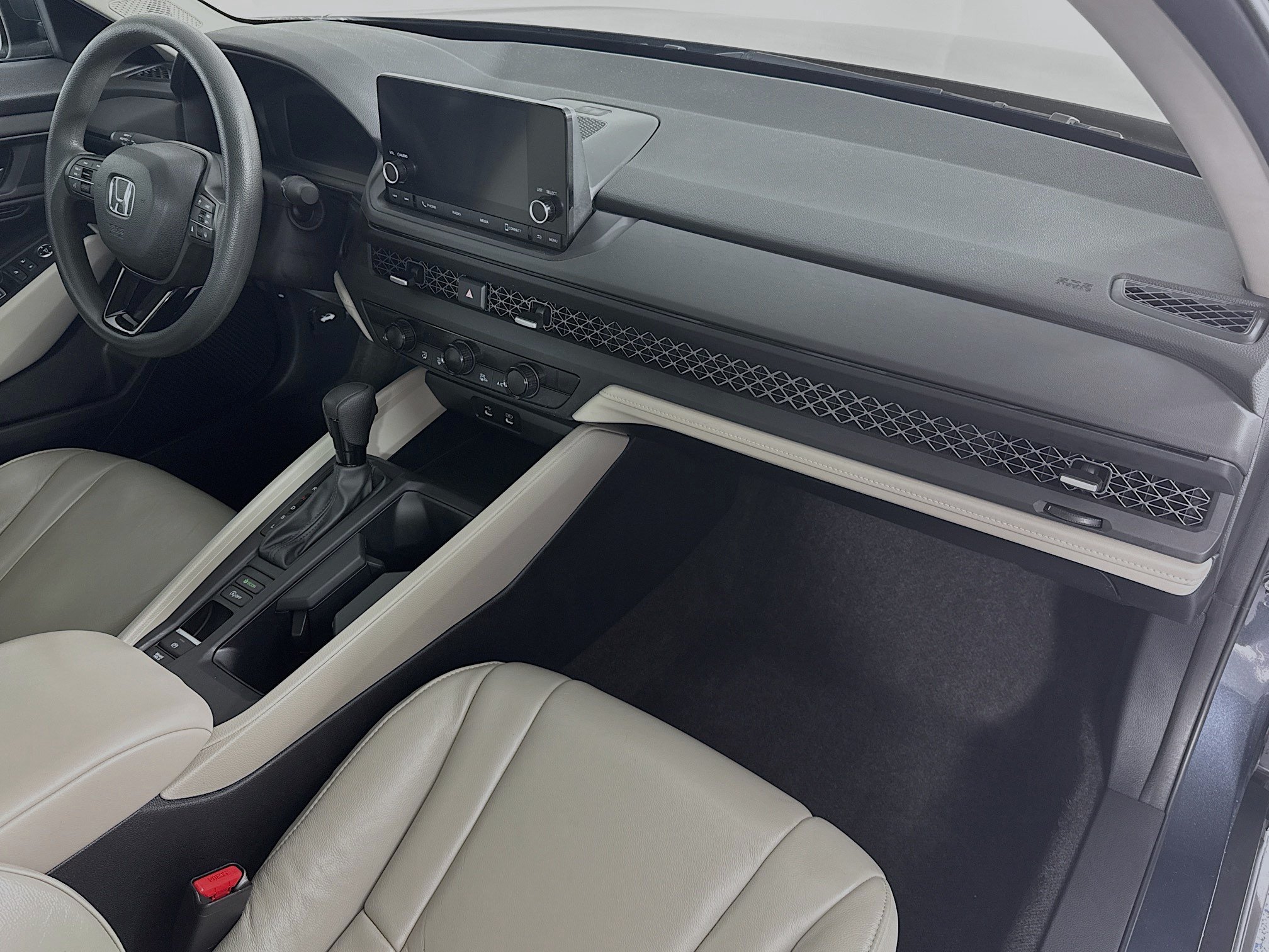 Certified 2023 Honda Accord EX image 28