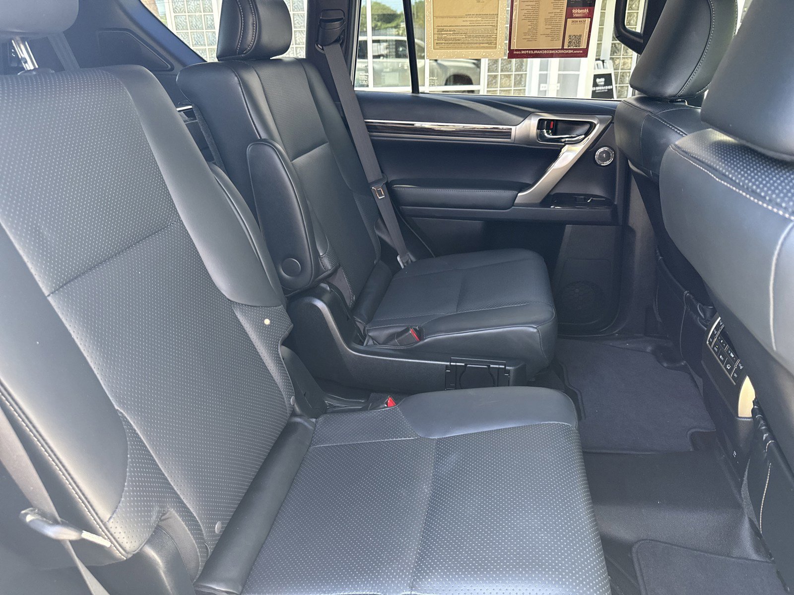 Used 2021 Lexus GX 460 Luxury w/ Sport Design Package AWD/4WD image 29