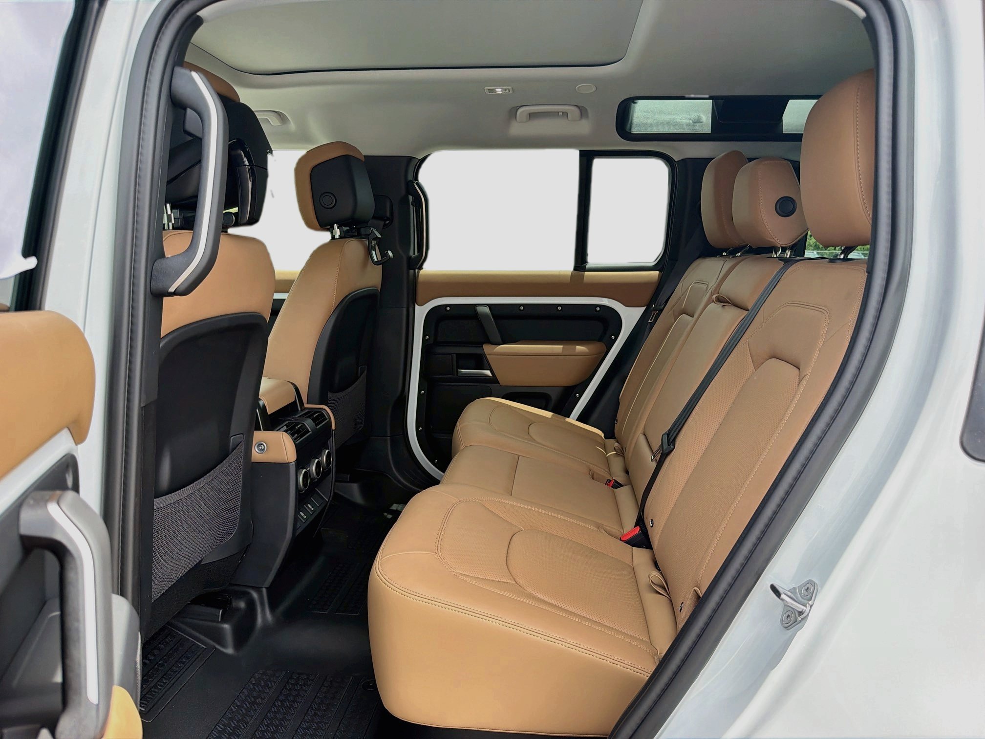 New 2026 Land Rover Defender 110 S AWD/4WD image 21