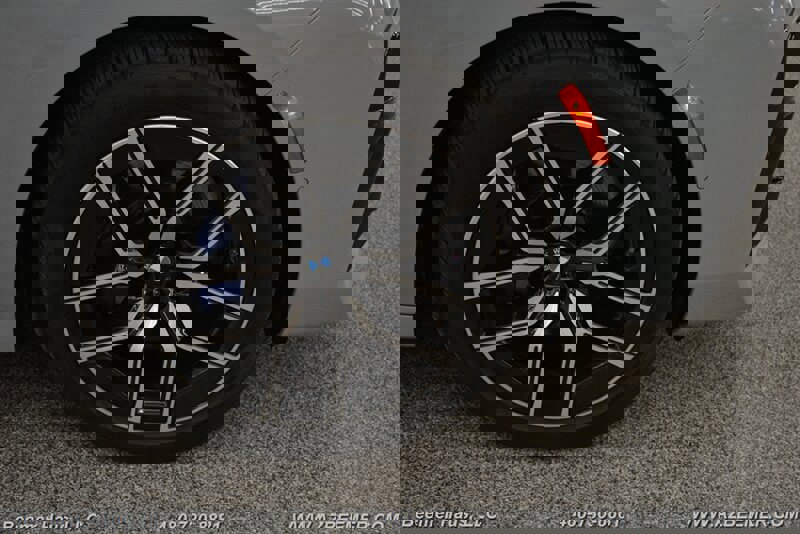 Used 2023 BMW 760i xDrive w/ Parking Assistance Package image 43