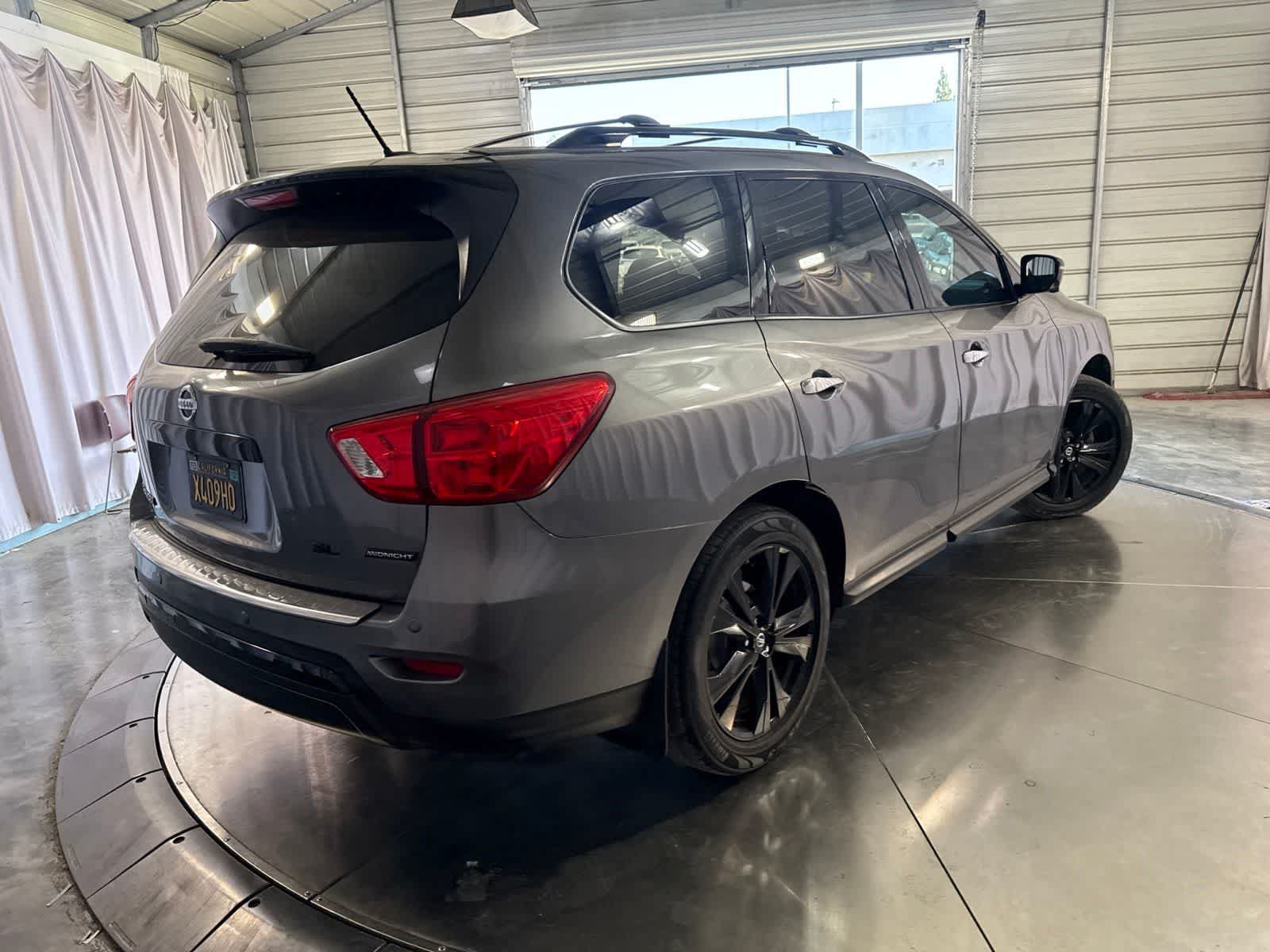 Used 2018 Nissan Pathfinder SL w/ Midnight Edition Package FWD image 5