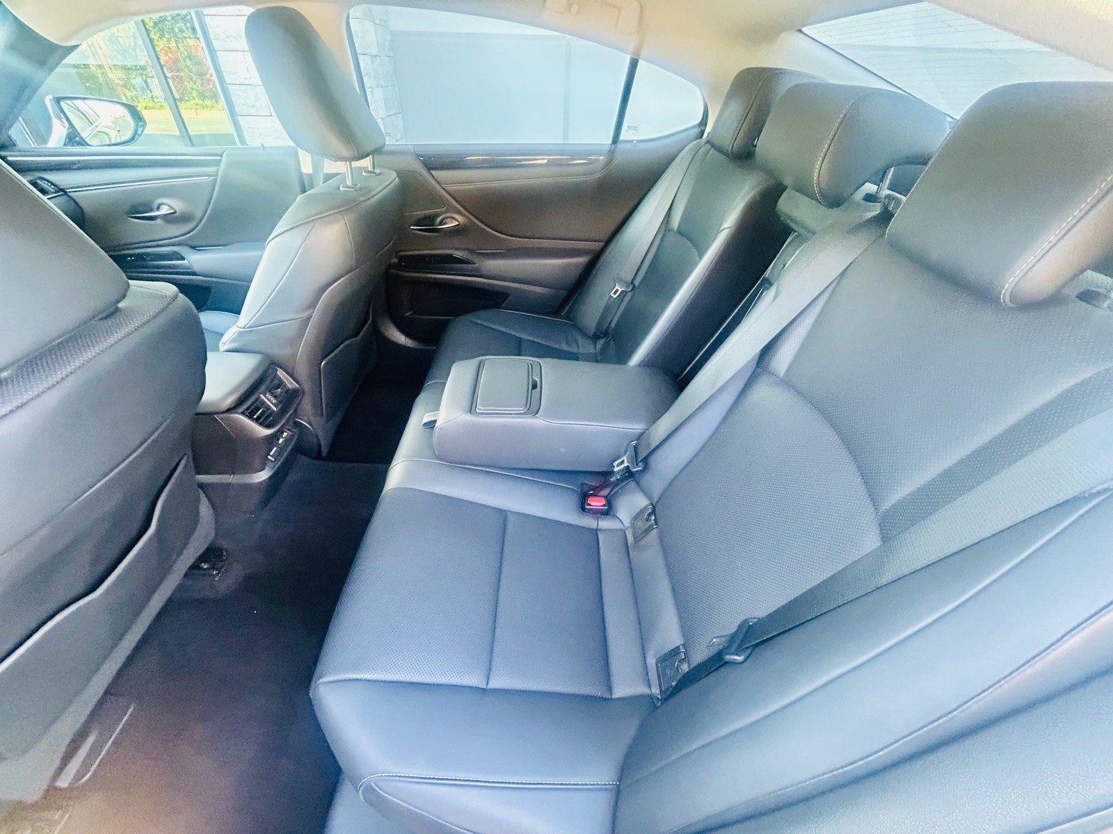 Used 2021 Lexus ES 300h w/ Premium Package FWD image 19
