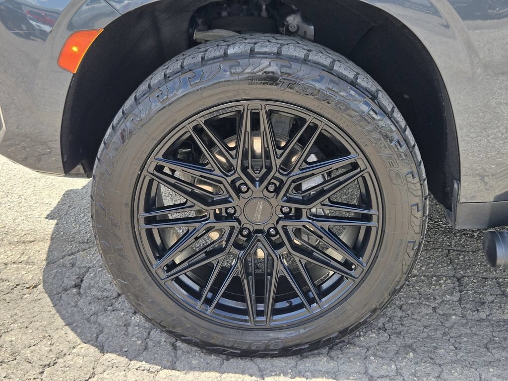 Used 2021 Chevrolet Suburban Z71 AWD/4WD image 14