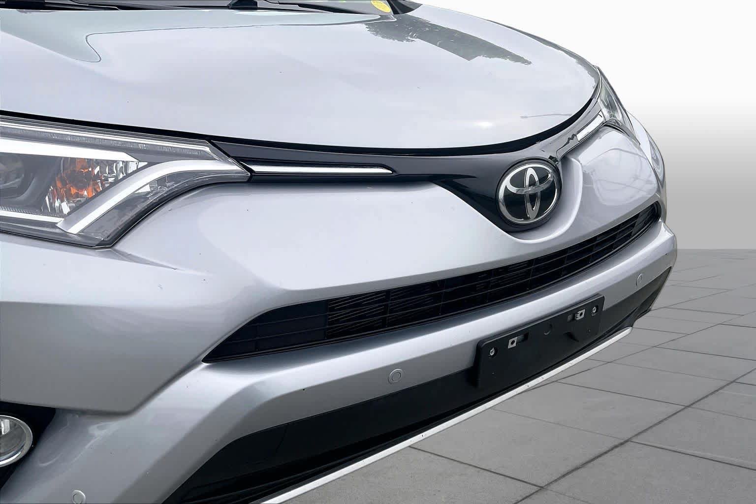 Used 2016 Toyota RAV4 Limited AWD/4WD image 61