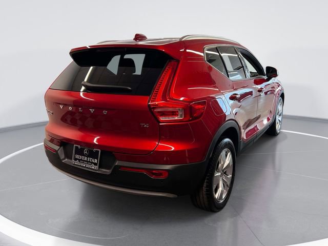 Used 2020 Volvo XC40 T4 Momentum image 4