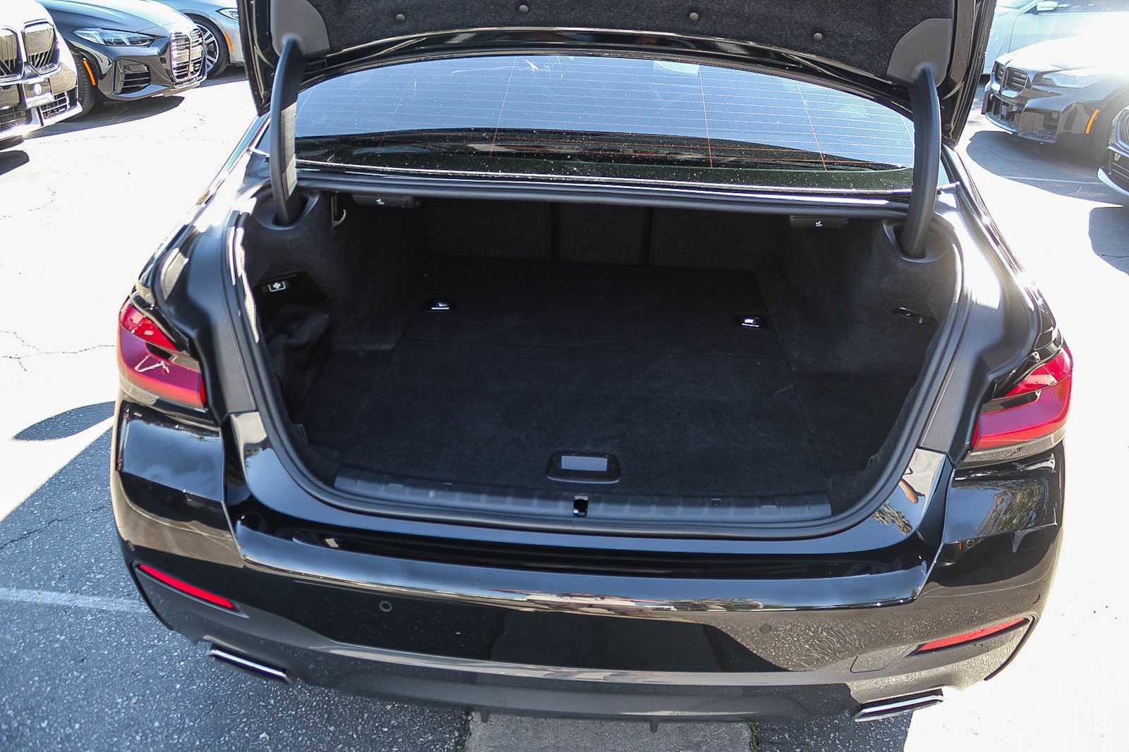 Used 2023 BMW 530e 530e w/ M Sport Package image 40