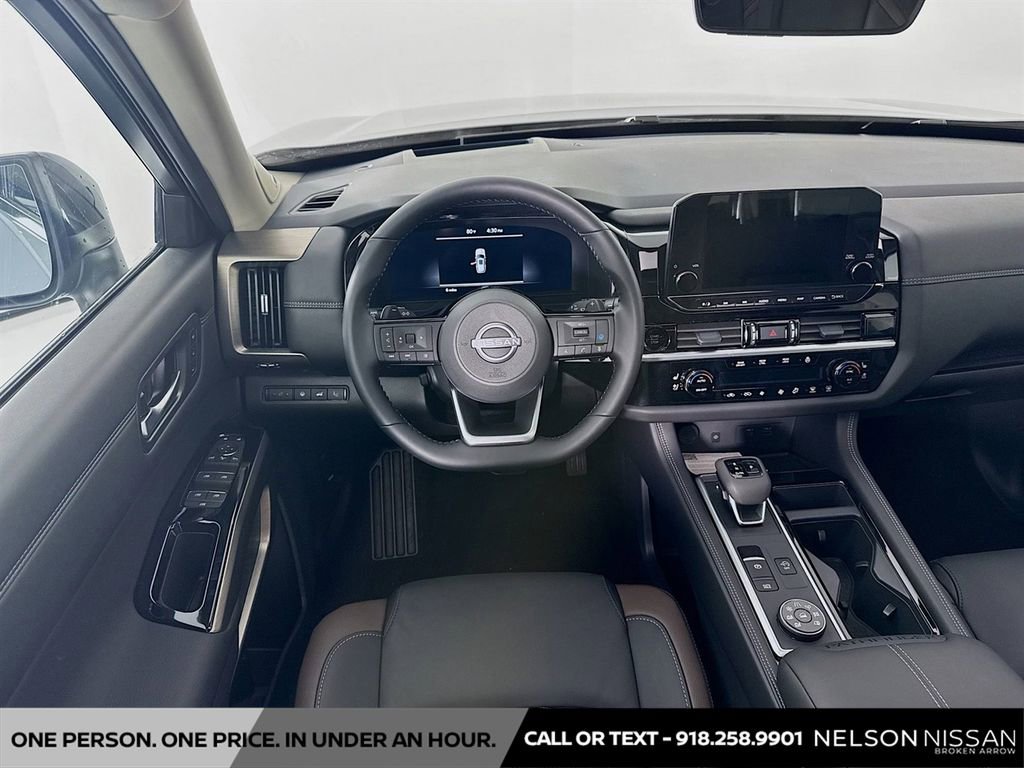 New 2025 Nissan Pathfinder Platinum w/ Black Appearance Package image 24