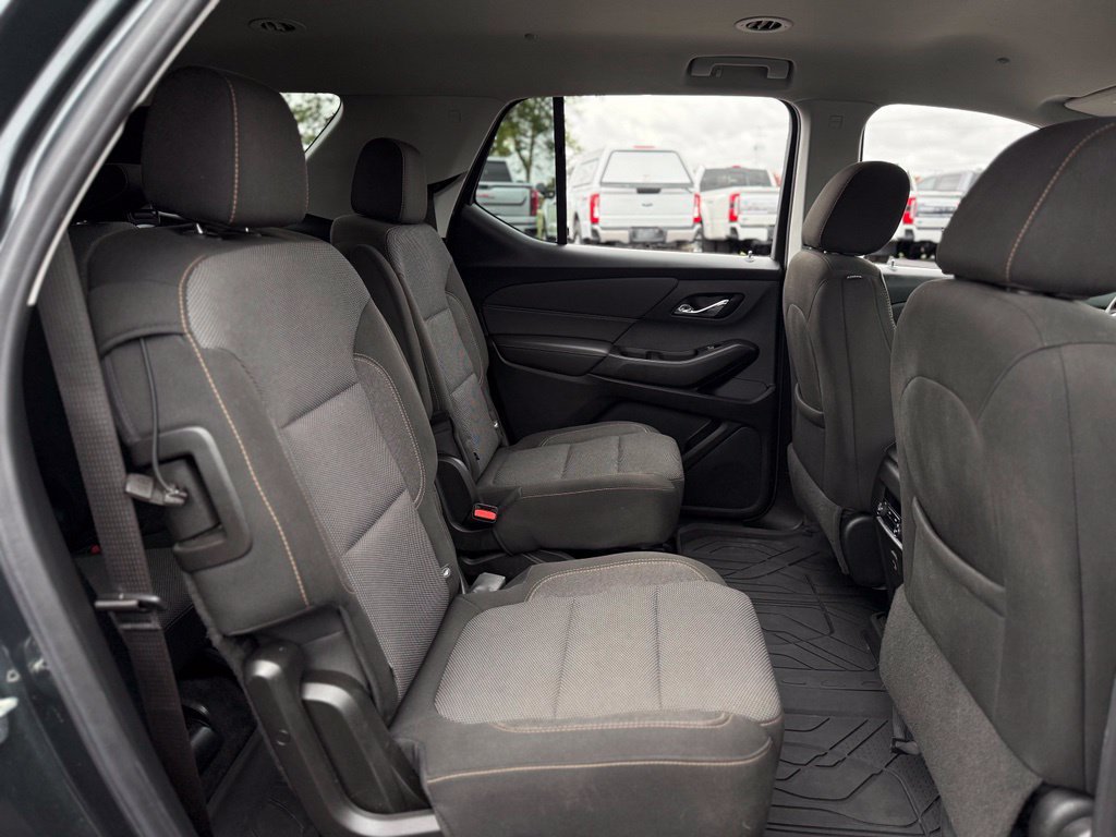 Used 2020 Chevrolet Traverse LT w/ Driver Confidence II Package AWD/4WD image 14