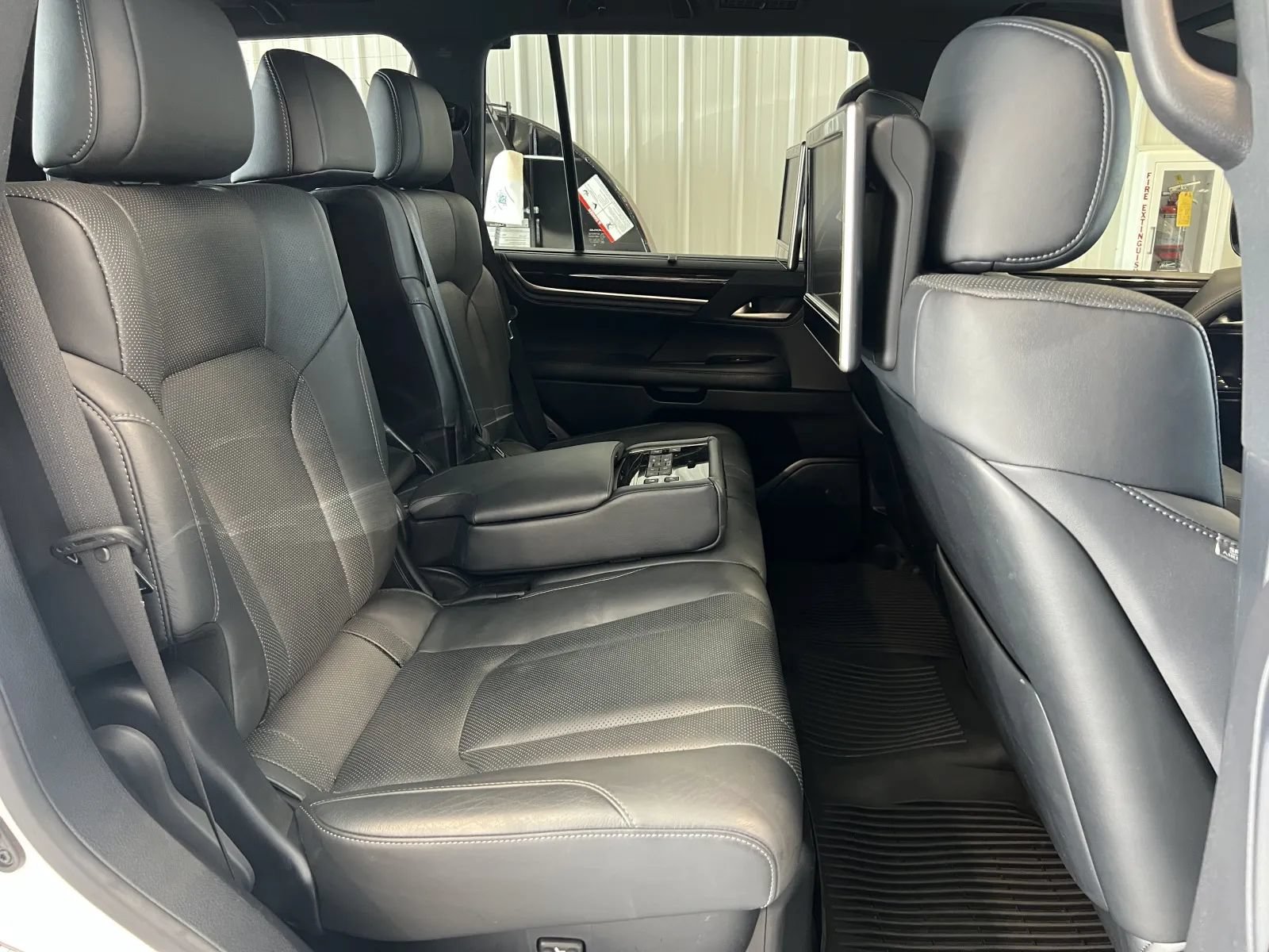 Used 2021 Lexus LX 570 4WD w/ Sport Package image 32