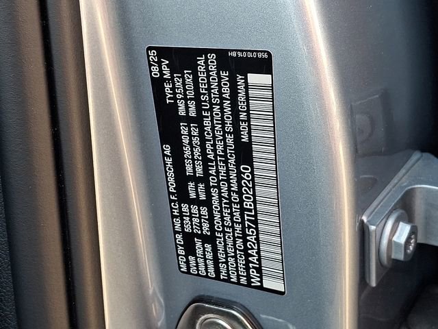 Certified 2026 Porsche Macan AWD/4WD image 30