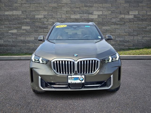Used 2024 BMW X5 xDrive40i w/ Premium Package image 2