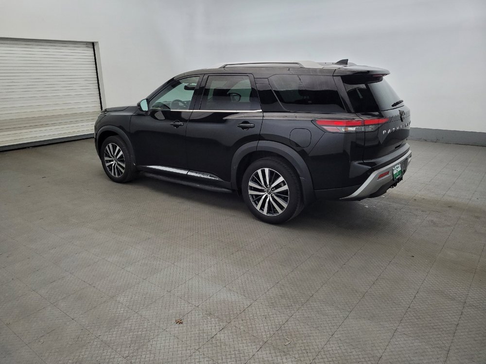 Used 2022 Nissan Pathfinder Platinum w/ Lighting Package (N93) AWD/4WD image 3