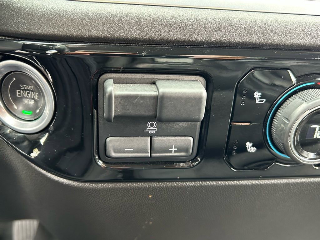 Used 2025 Chevrolet Silverado 2500 LT w/ Convenience Package image 30