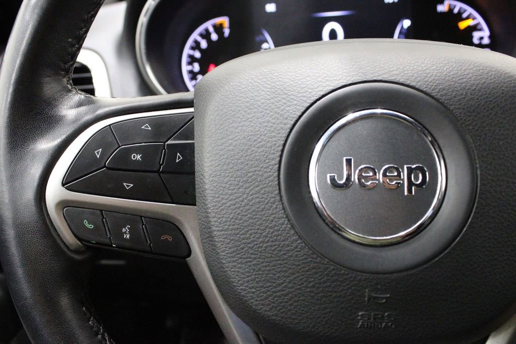 Used 2022 Jeep Grand Cherokee Laredo X image 25