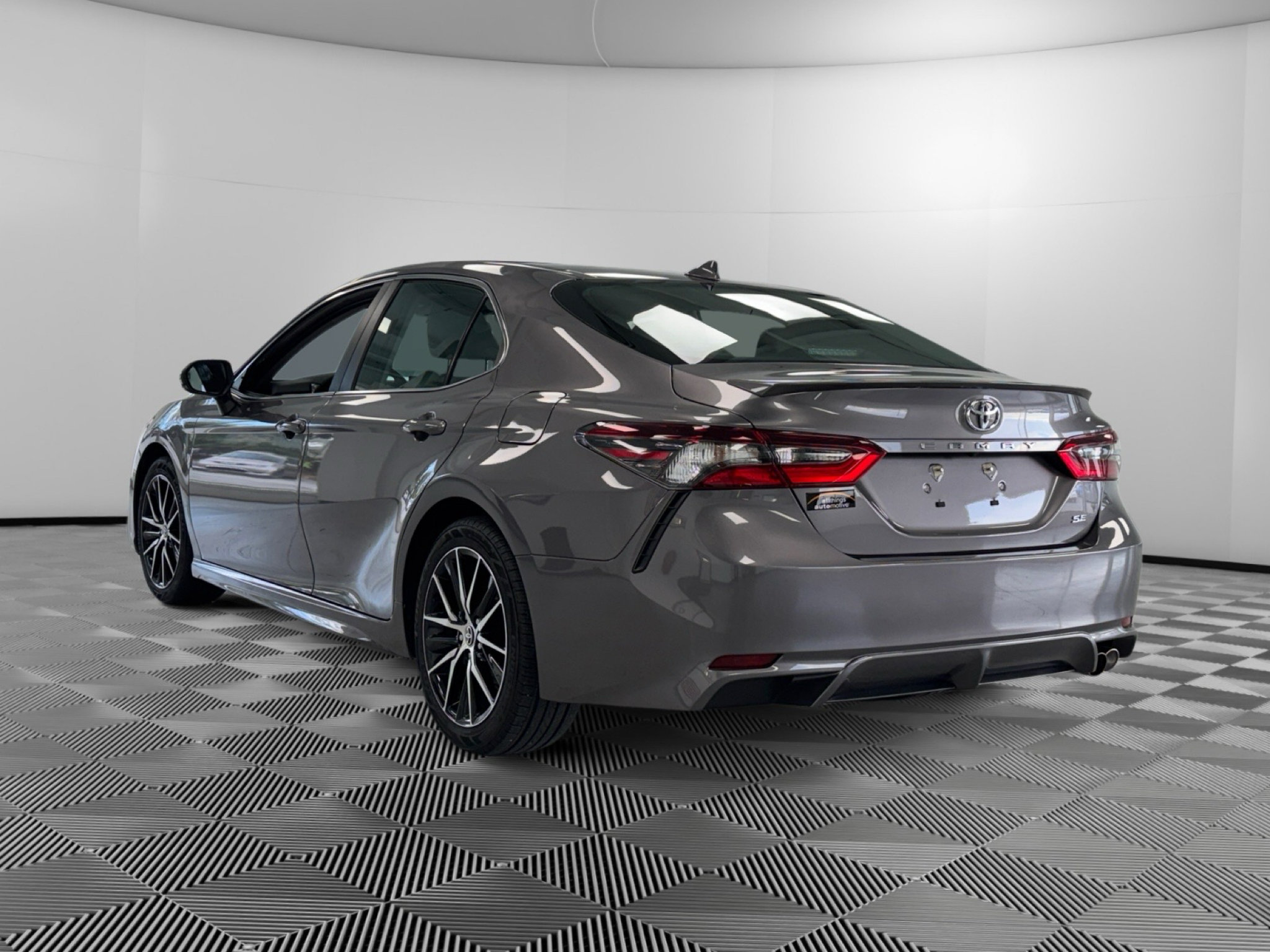 Used 2023 Toyota Camry SE FWD image 6