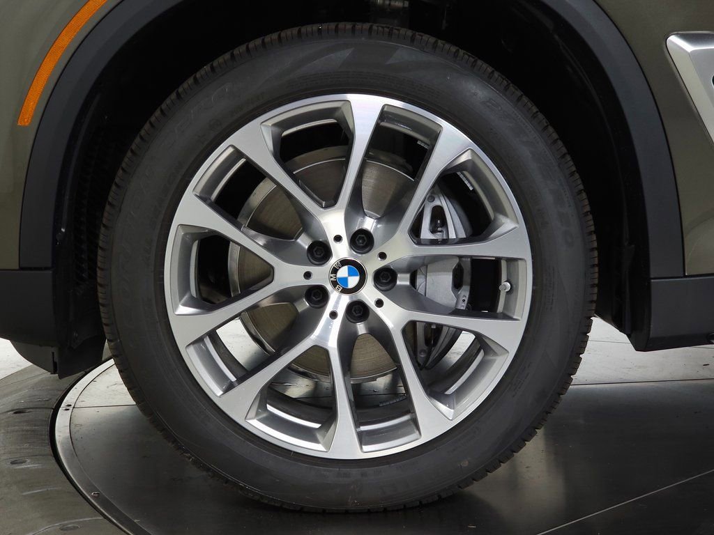 Used 2026 BMW X5 xDrive40i w/ Premium Package AWD/4WD image 8