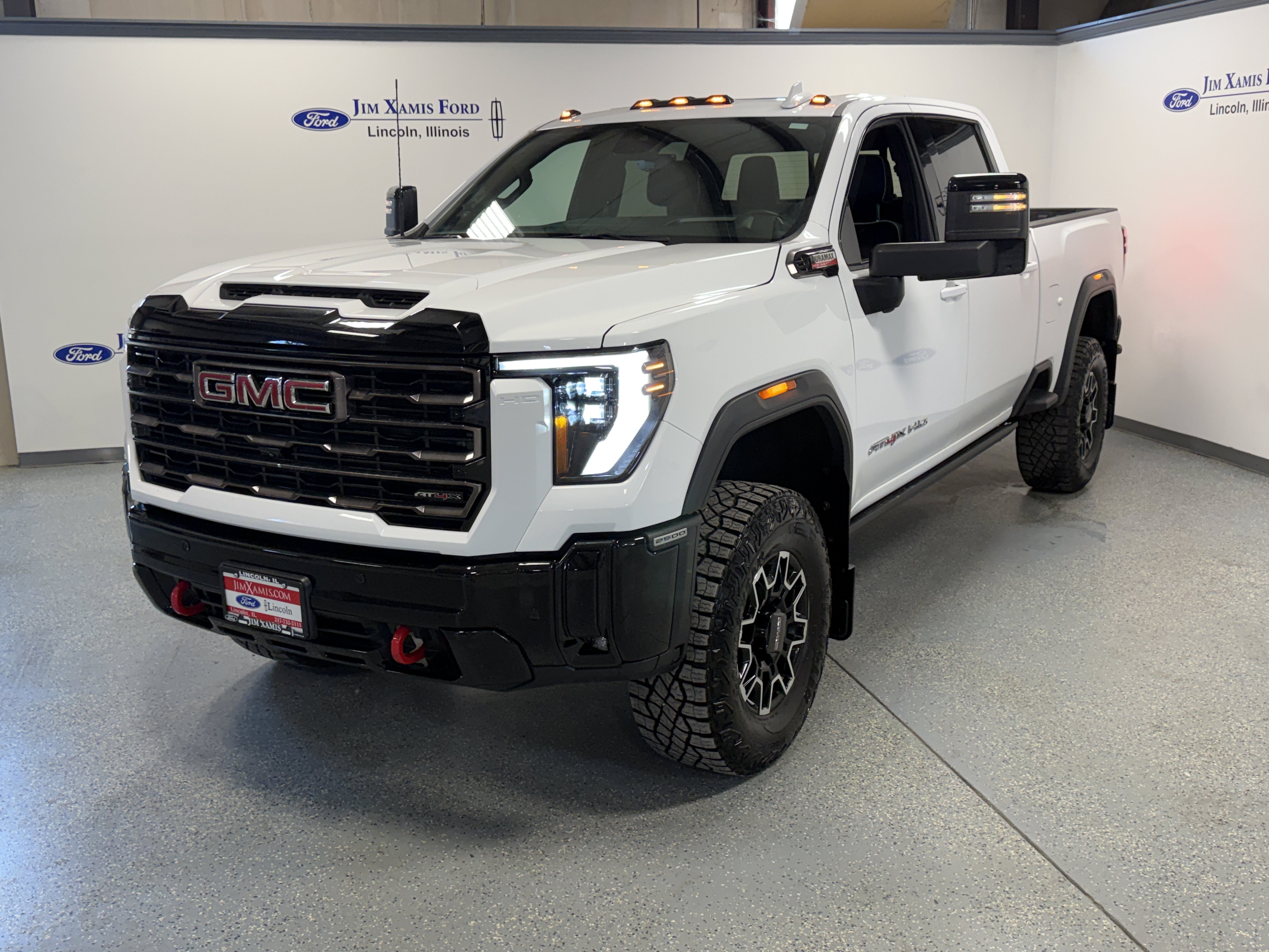 Used 2025 GMC Sierra 2500 AT4X AWD/4WD image 3