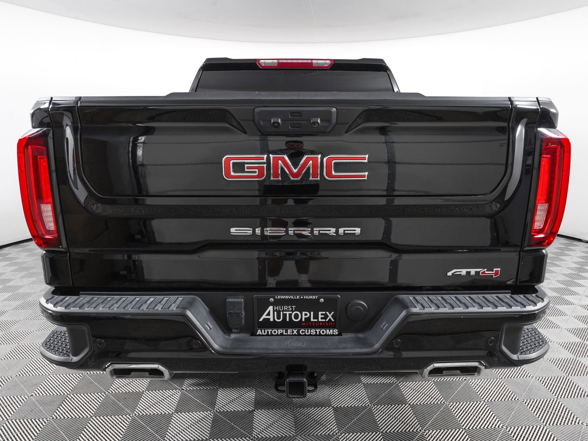 Used 2025 GMC Sierra 1500 AT4 AWD/4WD image 5