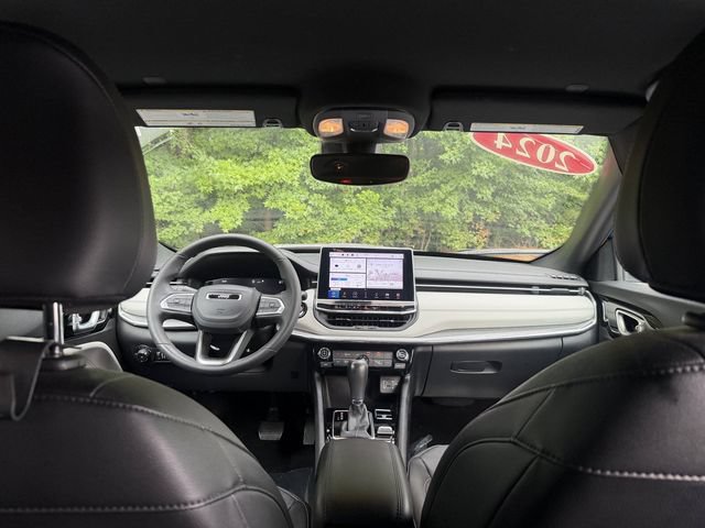 Used 2024 Jeep Compass Limited w/ Elite Group AWD/4WD image 34