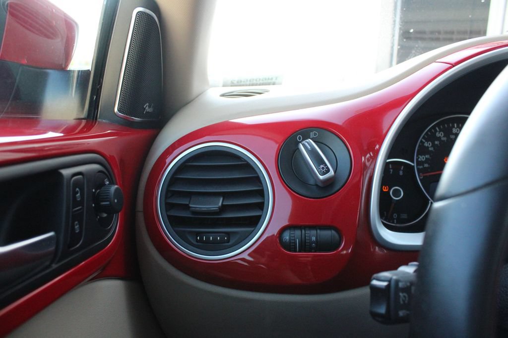 Used 2012 Volkswagen Beetle 2.5 FWD image 8