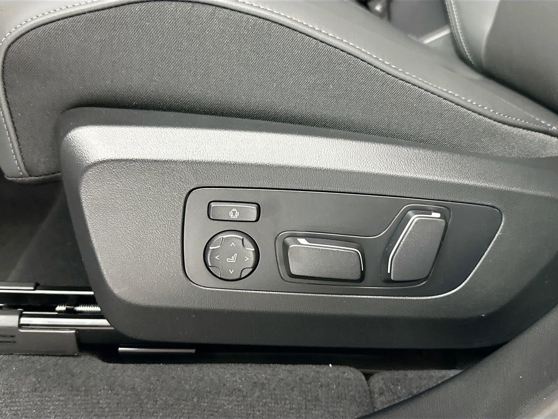 Used 2026 BMW X3 xDrive30 w/ Convenience Package image 19