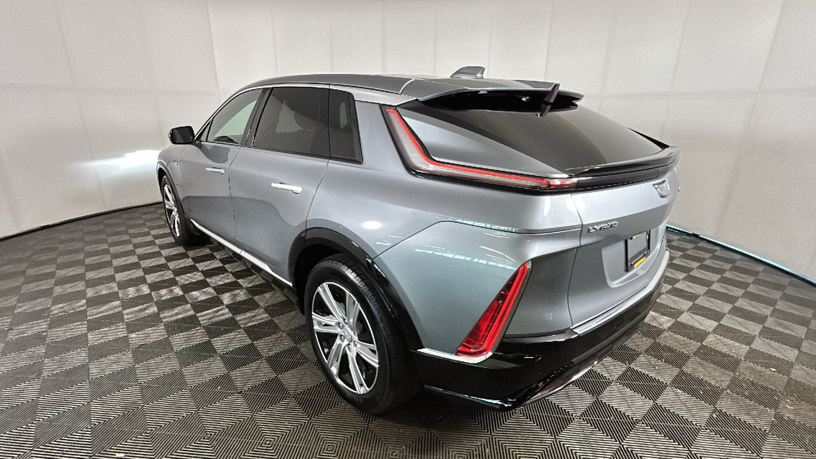 Used 2024 Cadillac Lyriq Tech AWD/4WD image 5