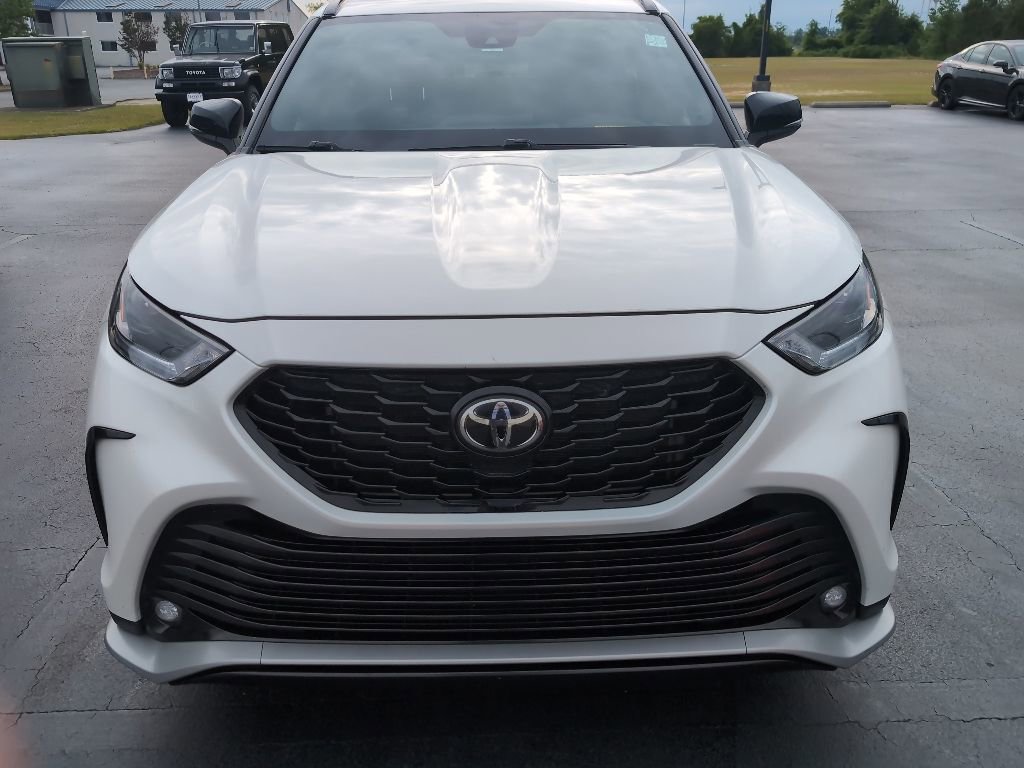 Used 2021 Toyota Highlander XSE FWD image 9