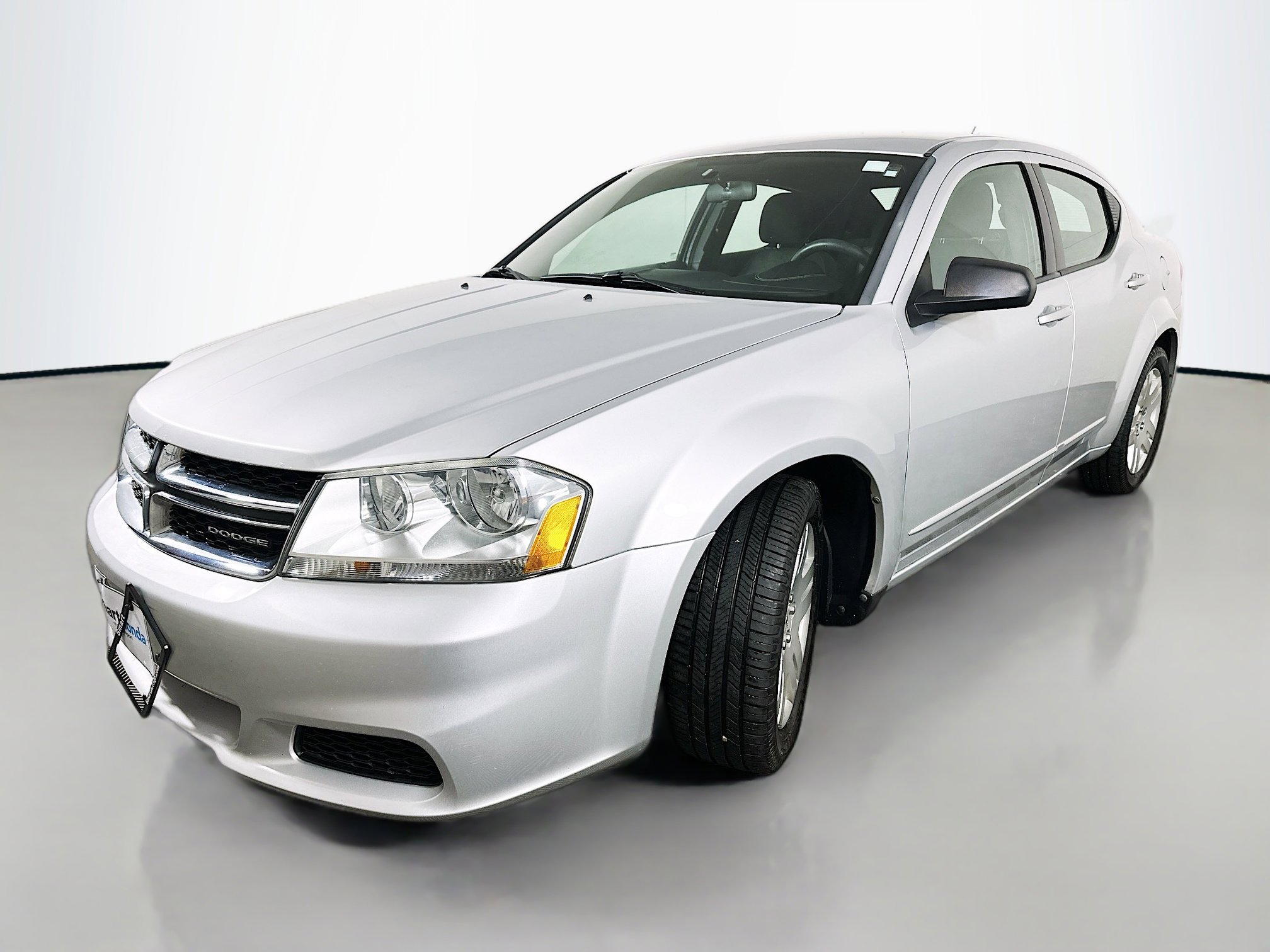 Used 2011 Dodge Avenger Express image 3