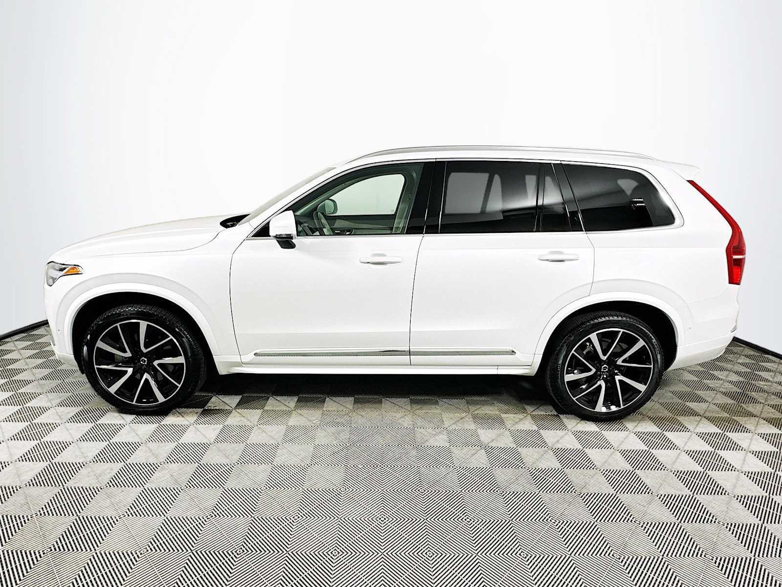 Used 2023 Volvo XC90 B6 Plus w/ Protection Package Premier AWD/4WD image 4
