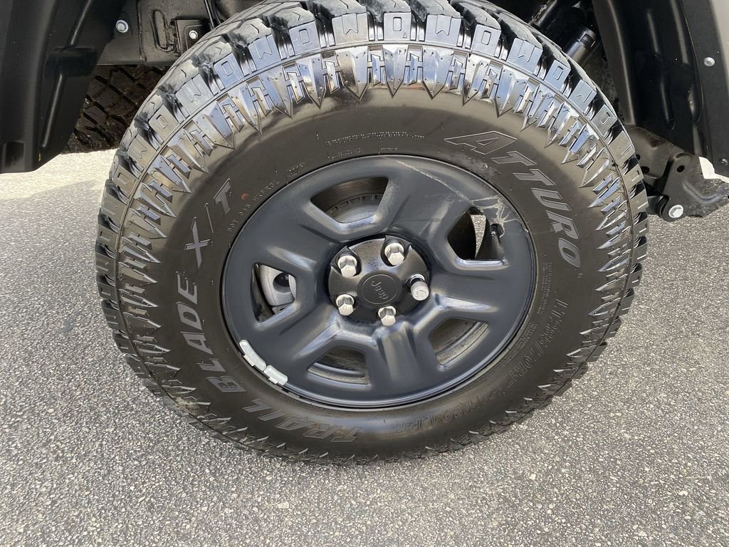 Used 2024 Jeep Gladiator Sport image 32