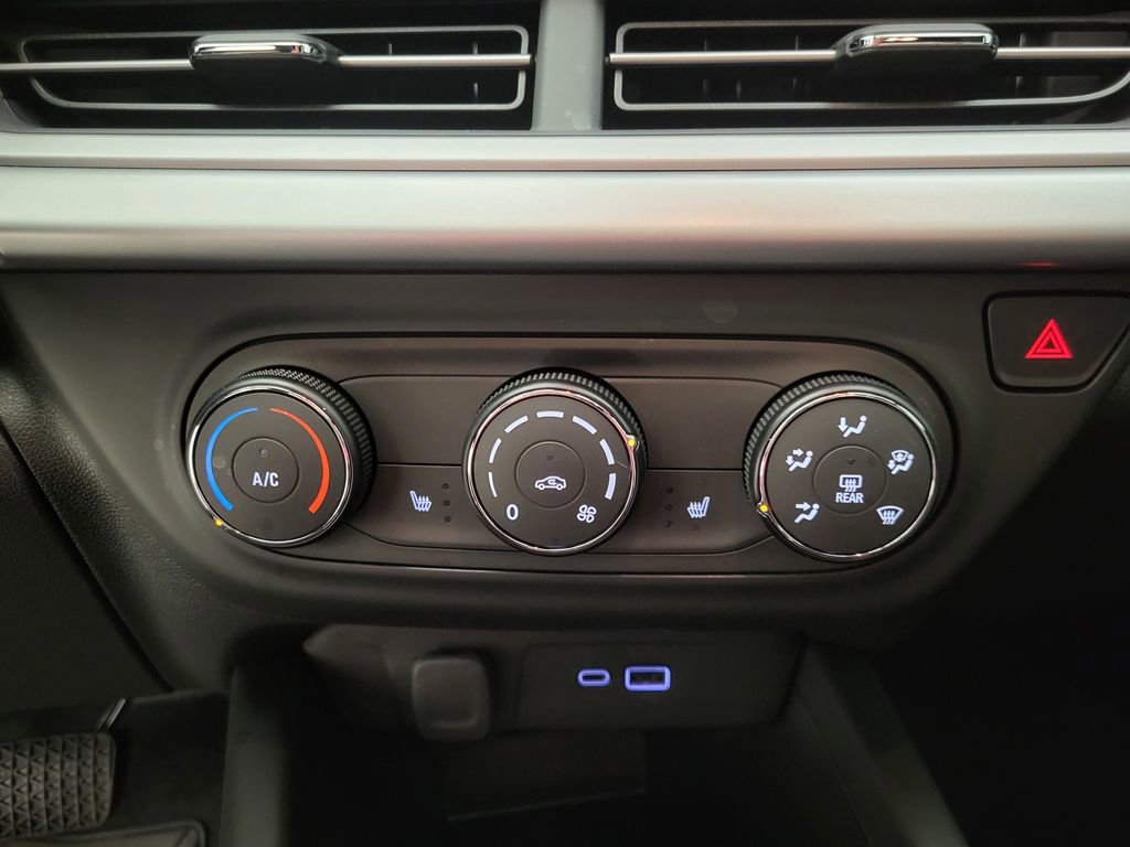 New 2026 Chevrolet Trax RS w/ Sunroof Package image 32