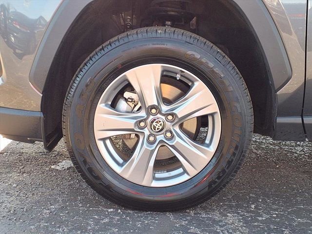 Used 2024 Toyota RAV4 LE image 22