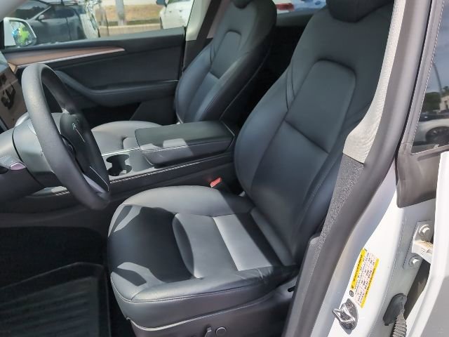 Used 2022 Tesla Model Y Performance image 9