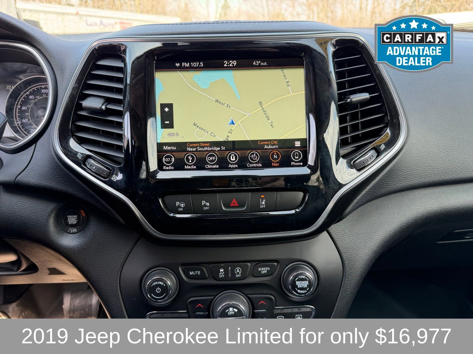 Used 2019 Jeep Cherokee Limited w/ Luxury Group image 18