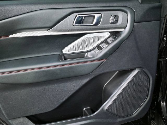 Used 2025 Ford Explorer ST AWD/4WD image 6