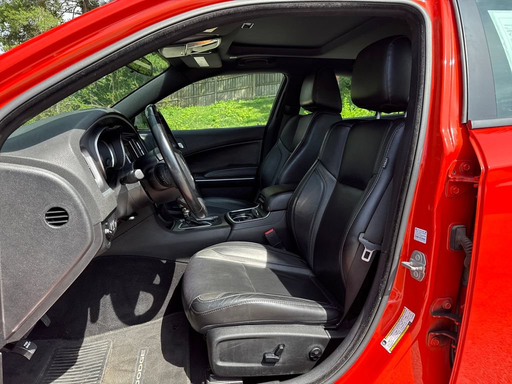 Used 2020 Dodge Charger SXT w/ Leather Interior Group RWD image 11