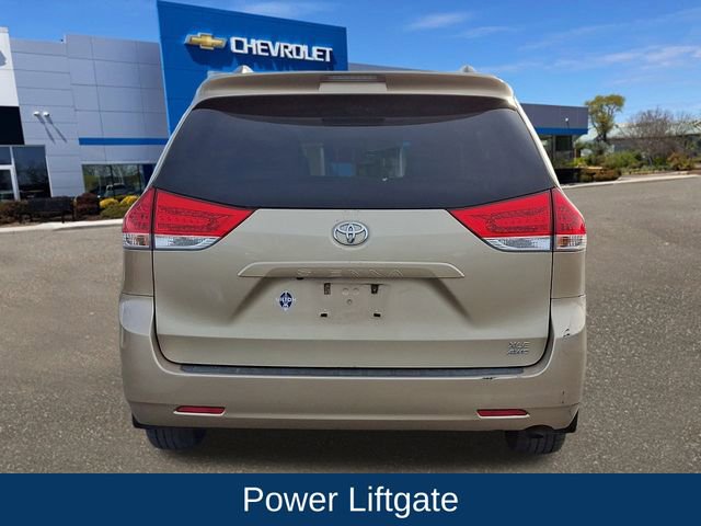 Used 2014 Toyota Sienna XLE image 7