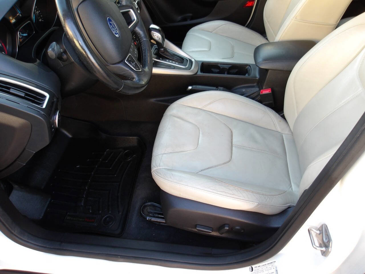 Used 2016 Ford Focus Titanium image 8