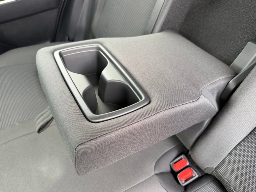 Used 2025 Toyota RAV4 LE AWD/4WD image 8