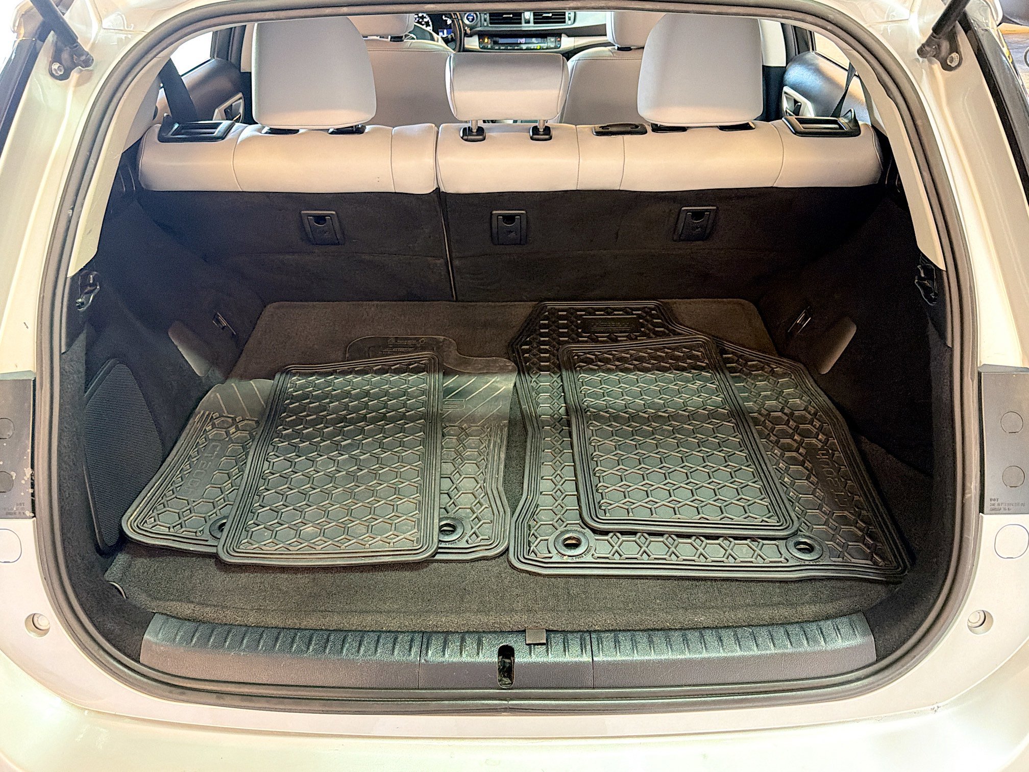 Used 2012 Lexus CT 200h Premium w/ Leather Pkg image 29